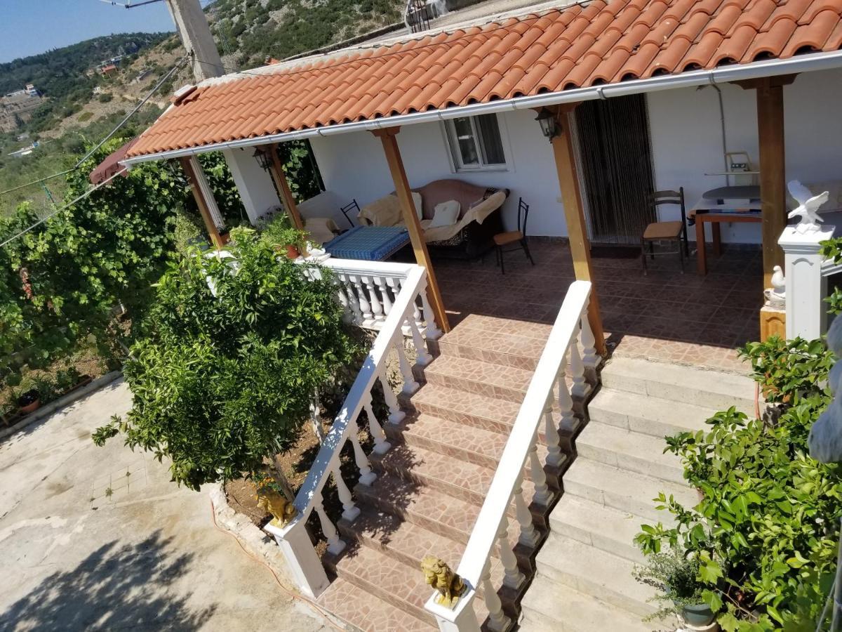 Отель Denaj House Химара Экстерьер фото